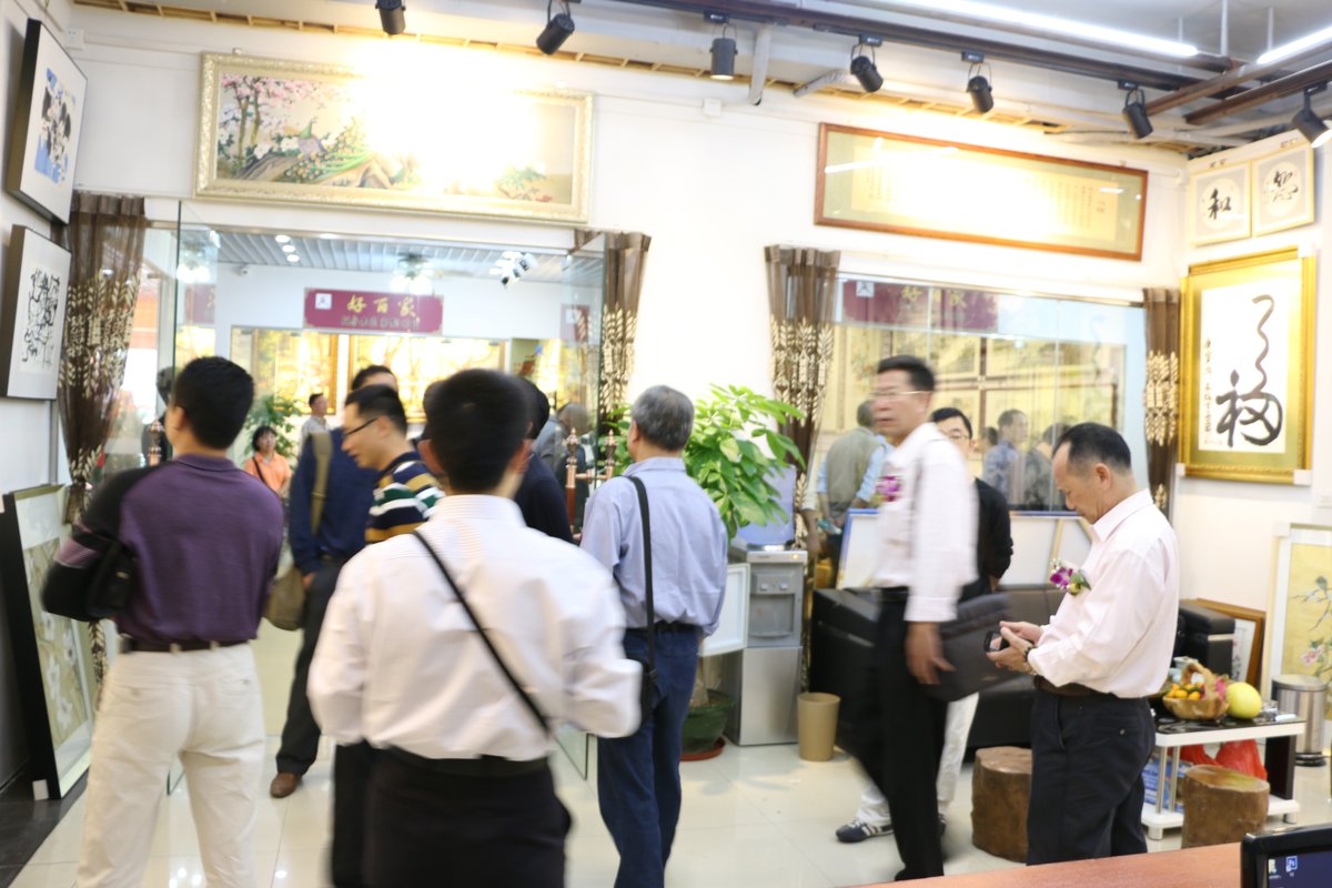 明艺艺术店内全景